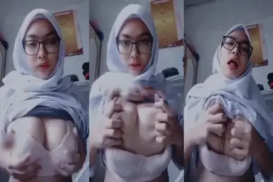 Bokep Indo Indri Cewek Jilbab Kacamata Gede Banget