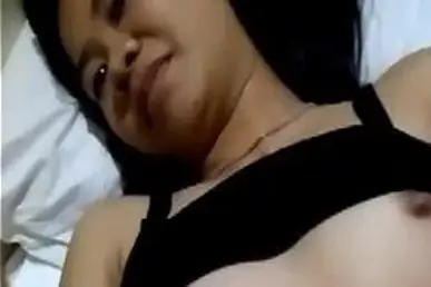 Cewek Cantik Pasrah Disembur Sperma Di Memek