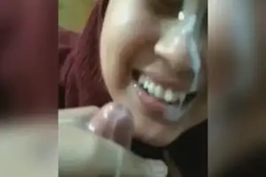 Croot di Muka Pacar Jilbab Coklat