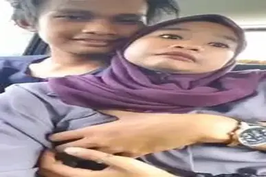 Sejoli Kekasih Bersetubuh Di Dalam Taksi Sepi