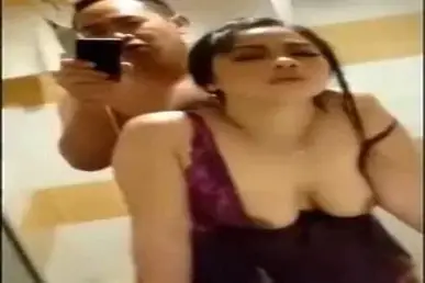 Tante Depan Kaca Kenikmatan